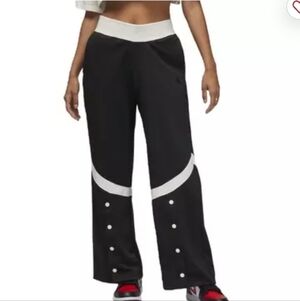 Nike Jordan Women's (Her)itage Track Suit Pants in Black/White